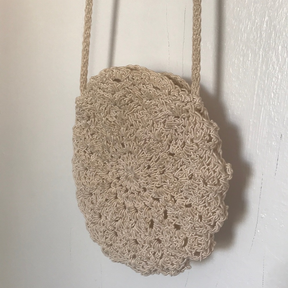 Vintage crocheted & lined purse - Picture 2 of 7